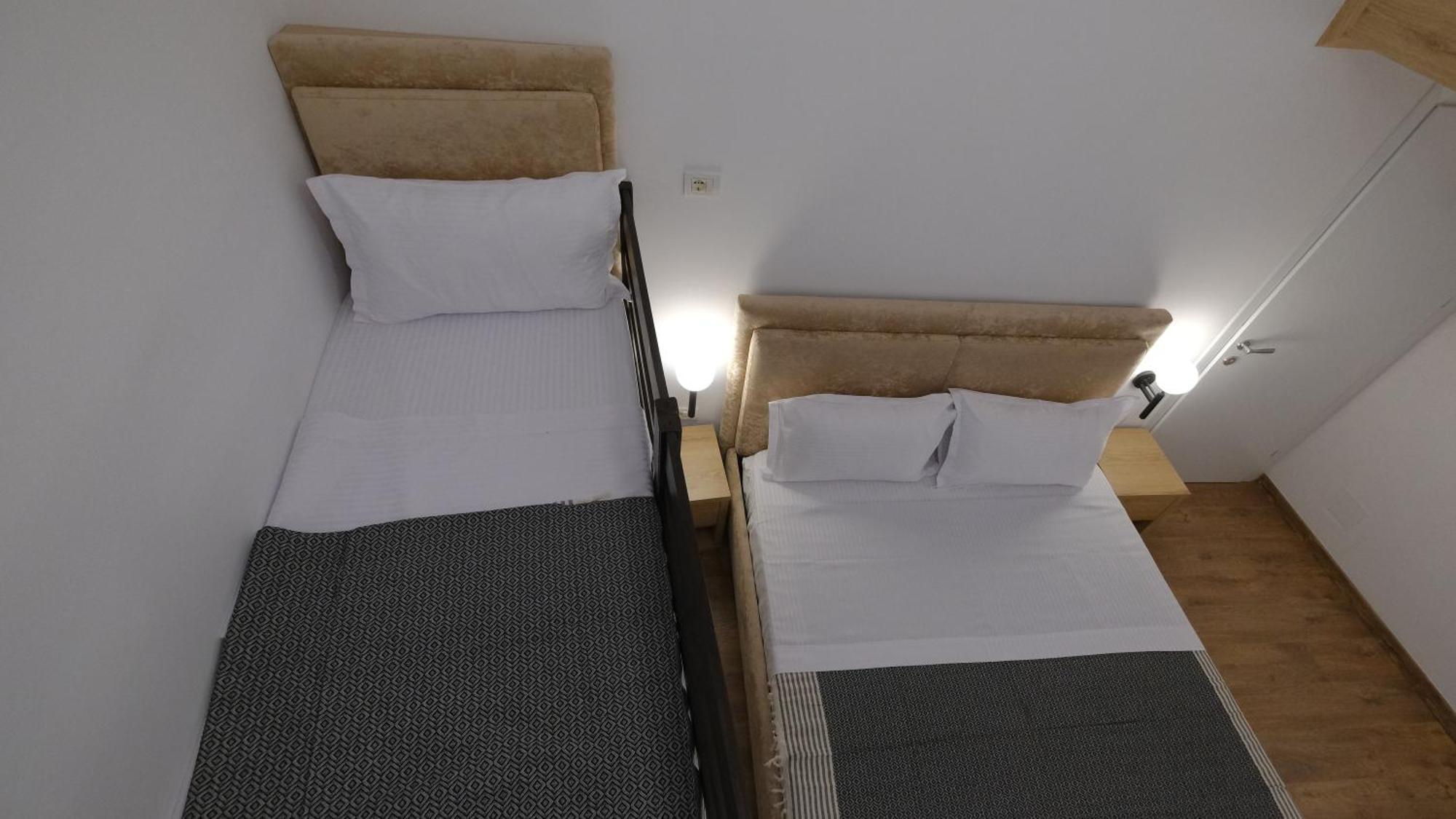 Salillari Guest House بيرات المظهر الخارجي الصورة